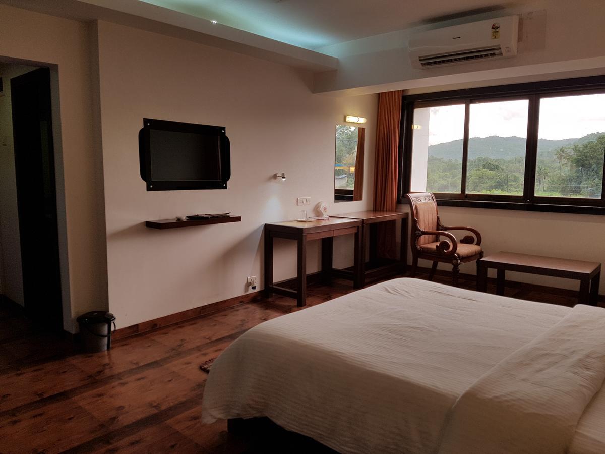 Bisu Hotel & Resorts Khed  Exterior photo